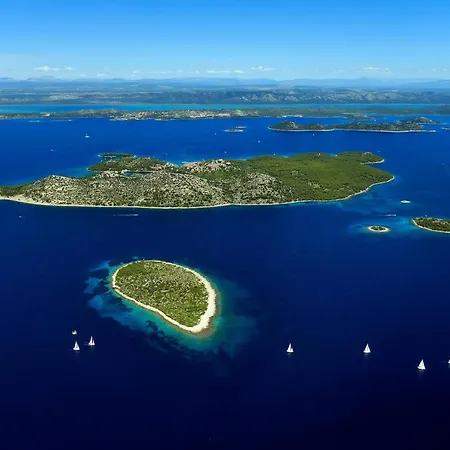 Cape Of Tranquility 别墅 Otok Zizanj