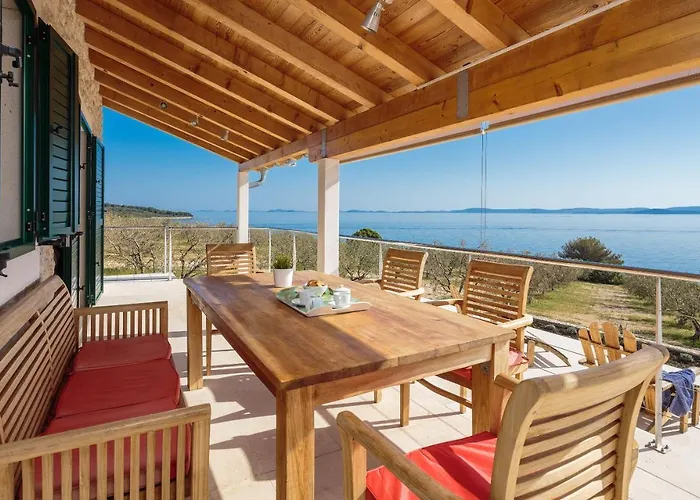 Cape Of Tranquility * Otok Zizanj