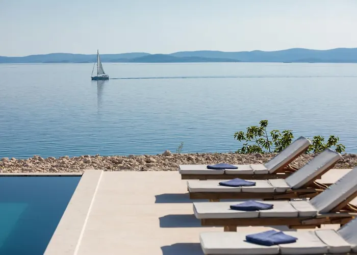 Cape Of Tranquility Otok Zizanj