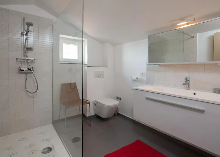 Cape Of Tranquility * Otok Zizanj